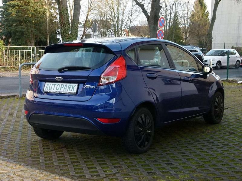 Gebraucht Ford Fiesta 82 PS (60 kW) 2015 Blau Kleinwagen