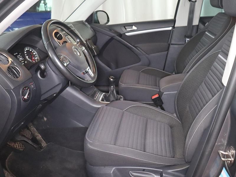 Gebraucht VW Tiguan Sportline 140 PS (102 kW) 2015 Silber SUV