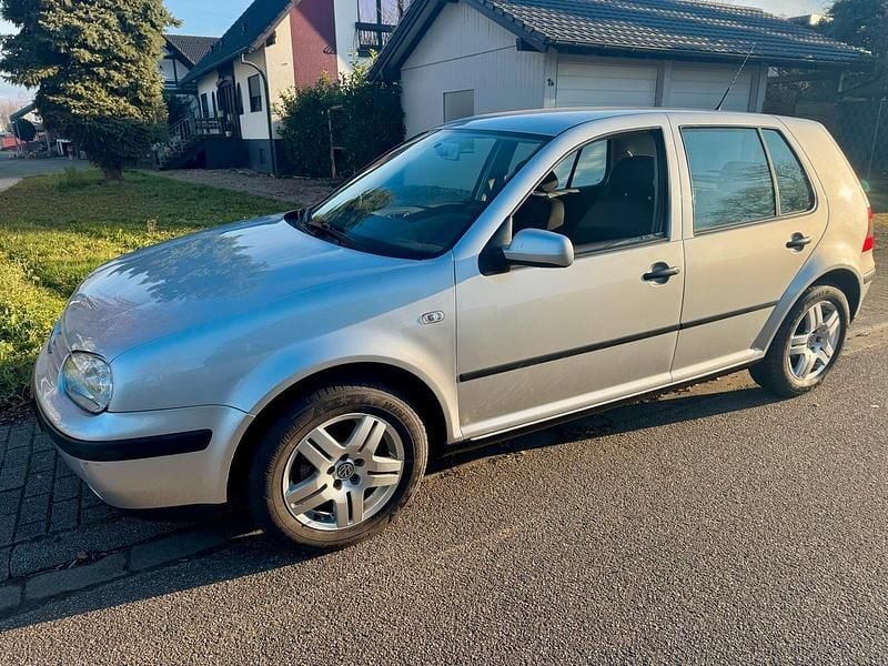 Silber Gebraucht 2001 VW Golf IV Limousine | 3.250 € (Teuer) - Bild 1/4