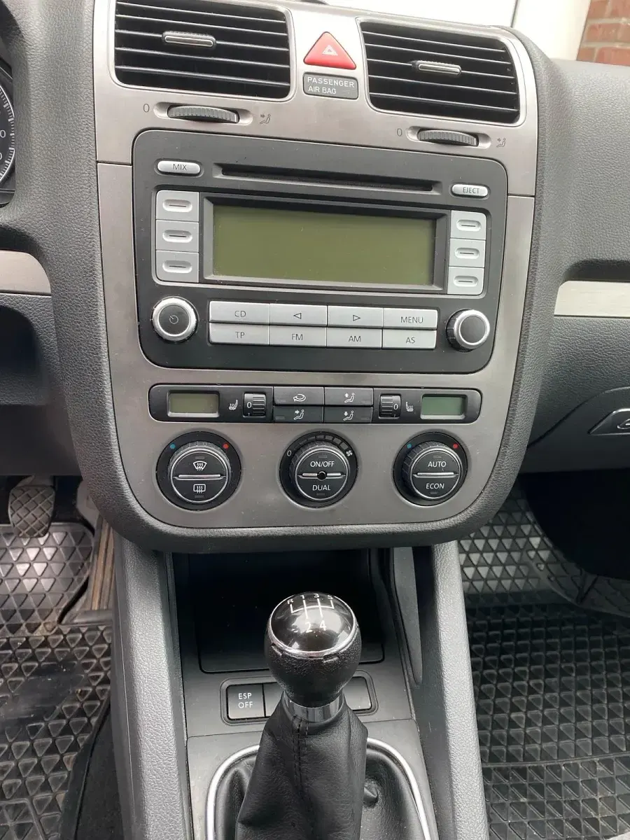 Gebraucht VW Golf IV 80 PS (58 kW) 2006 Schwarz Kleinwagen
