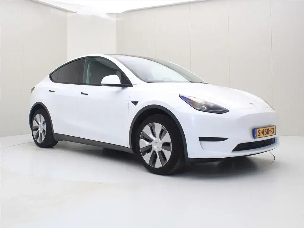 Gebraucht Tesla Model Y Standard Range 250 kW (341 PS) 2022 Weiß SUV