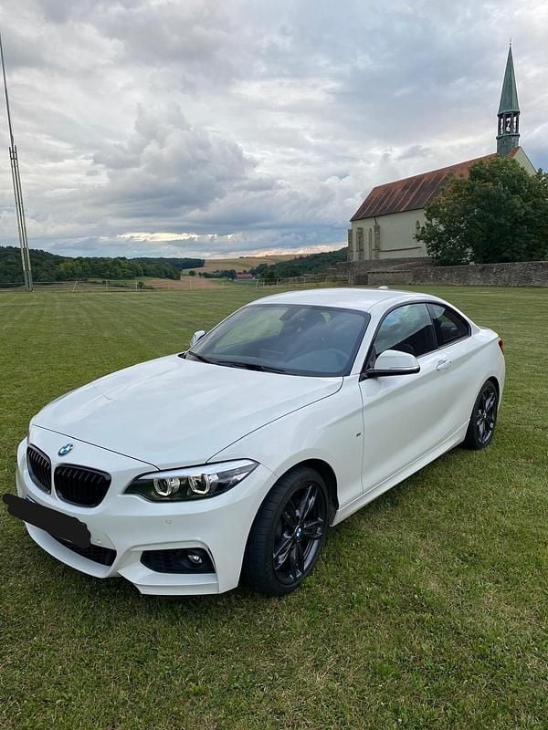 Weiß Gebraucht 2019 BMW 218 Coupé | 19.900 € (Fairer Preis) - Bild 1/2