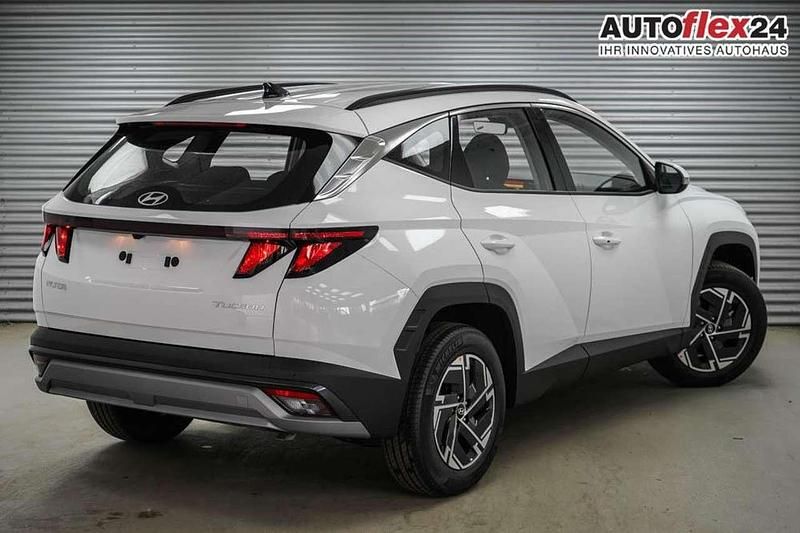 Atlas white uni () Neu 2025 Hyundai Tucson Comfort SUV | 26.940 € (Superpreis) - Bild 1/4