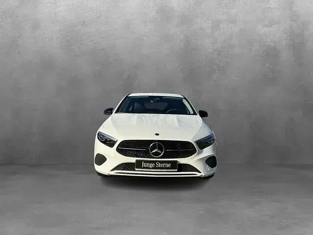 Gebraucht Mercedes A200 Progressive 150 PS (110 kW) 2025 Unilack polarweiß Limousine