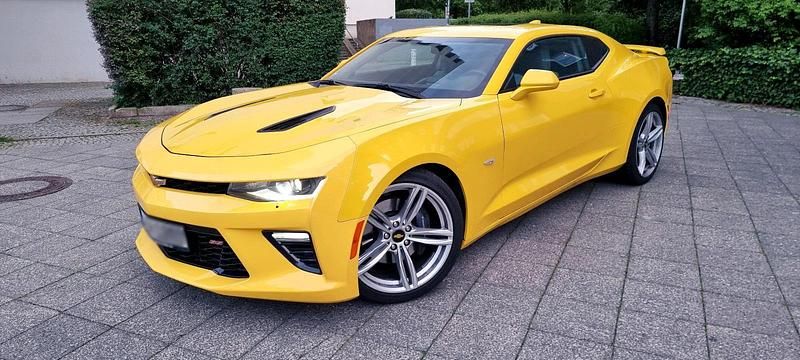 Gelb Gebraucht 2017 Chevrolet Camaro SS Coupé | 29.999 € (Superpreis) - Bild 1/4