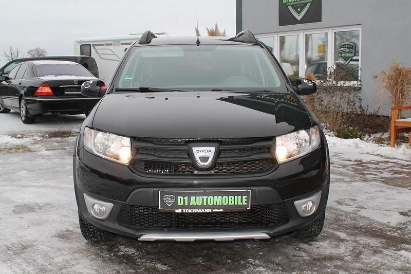 Gebraucht Dacia Sandero Stepway 90 PS (66 kW) 2016 Schwarz Limousine