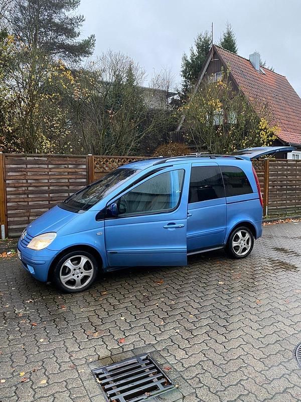Blau Gebraucht 2003 Mercedes Vaneo Van / Kleinbus | 2.800 € (Fairer Preis) - Bild 1/4