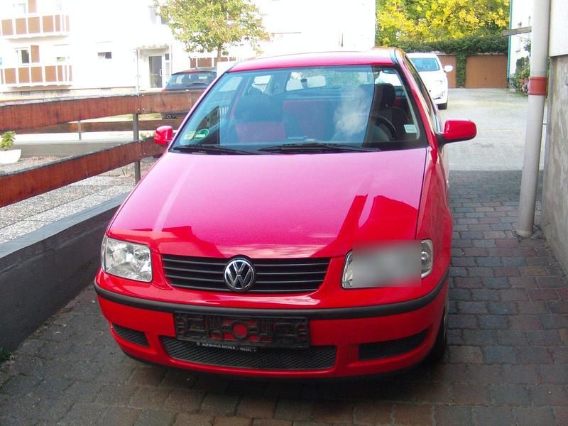 Rot Gebraucht 2000 VW Polo Kleinwagen | 1.400 € (Etwas zu teuer) - Bild 1/4