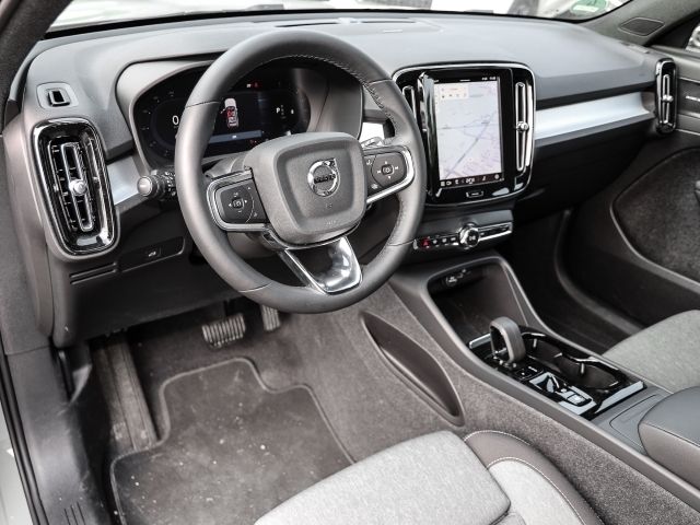 Gebraucht Volvo XC40 Plus 163 PS (119 kW) 2023 Gruen SUV