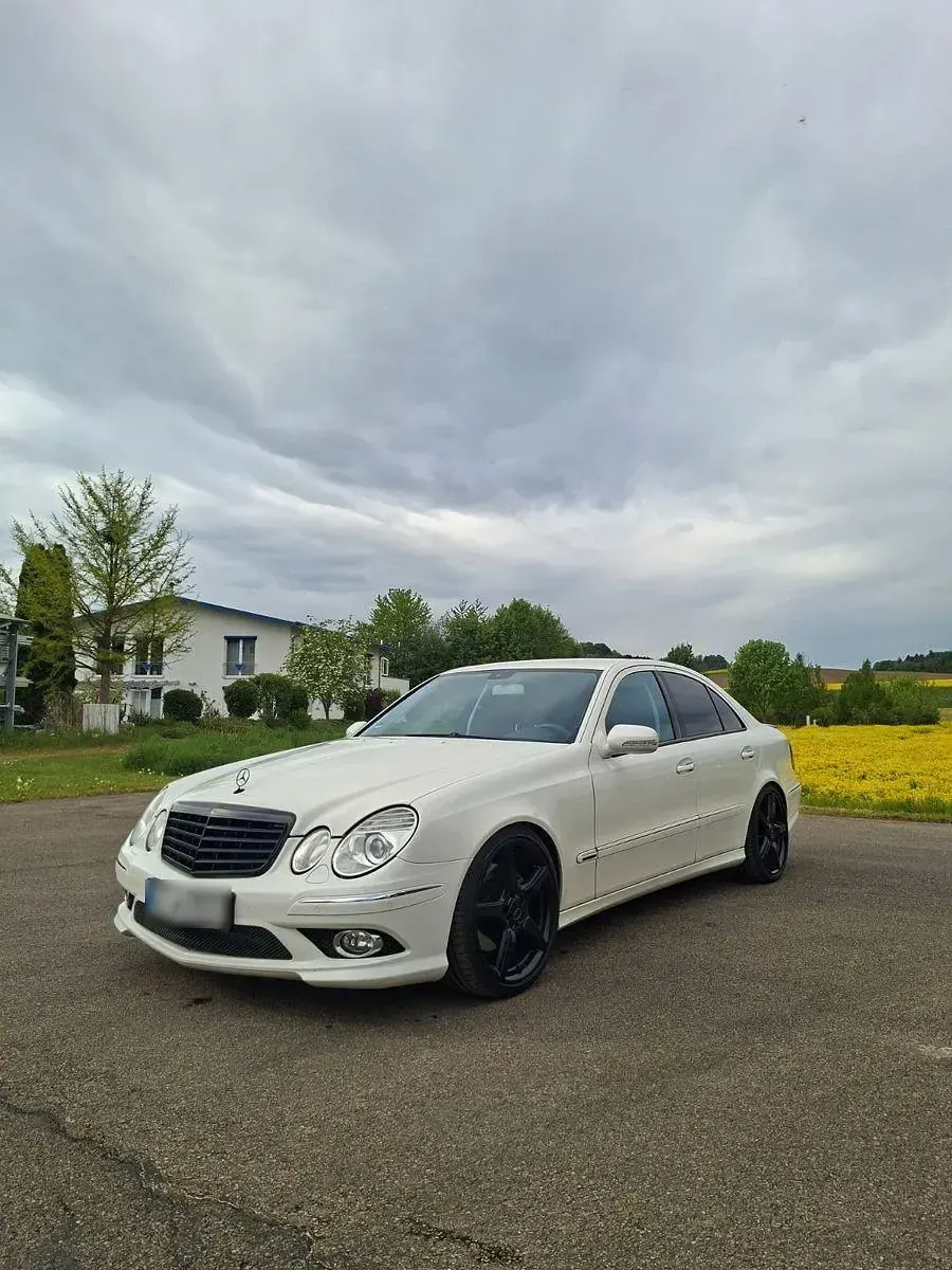 Gebraucht Mercedes E350 Avantgarde 272 PS (200 kW) 2008 Weiß Limousine