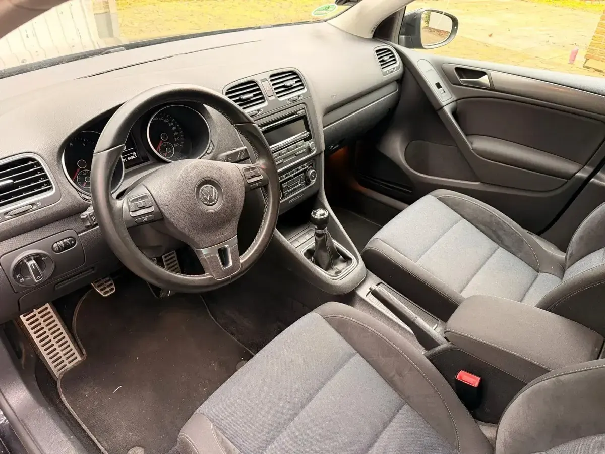 Gebraucht VW Golf VI Team 160 PS (117 kW) 2010 Schwarz Kleinwagen