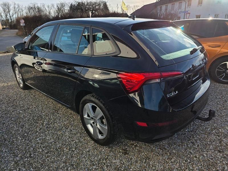 Gebraucht Skoda Scala 95 PS (69 kW) 2019 Schwarz Kleinwagen