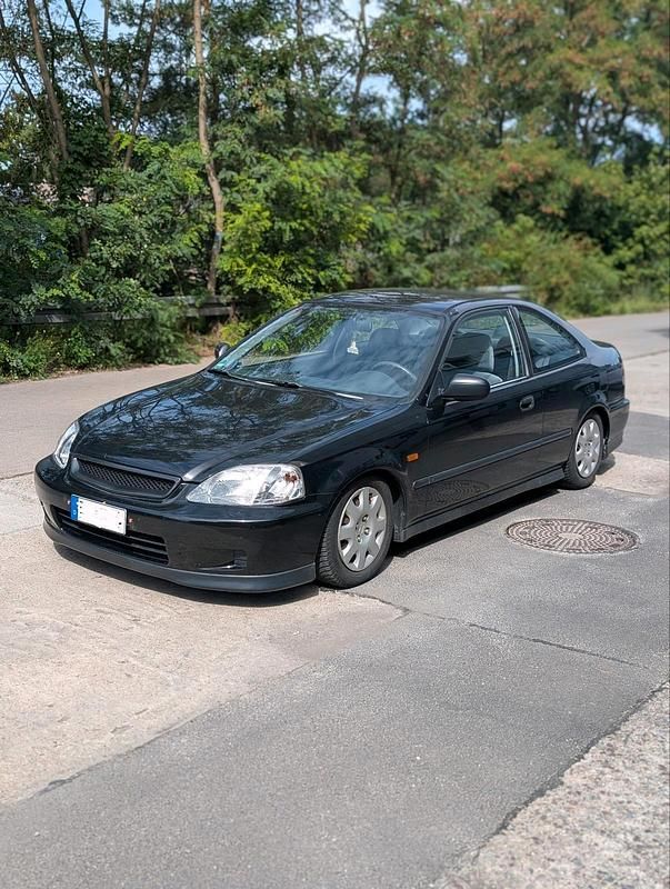 Schwarz Gebraucht 2001 Honda Civic Coupé | 7.300 € - Bild 1/4