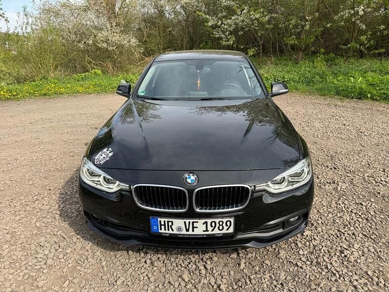 Gebraucht BMW 318 Advantage 150 PS (110 kW) 2018 Schwarz Limousine