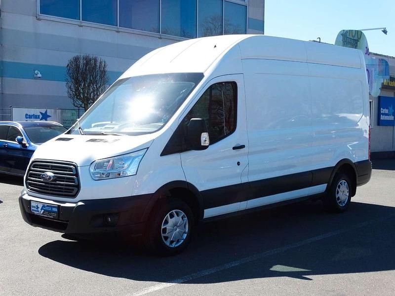 Second-hand Ford Transit 131 CP (96 kW) 2019 Alb Monovolum