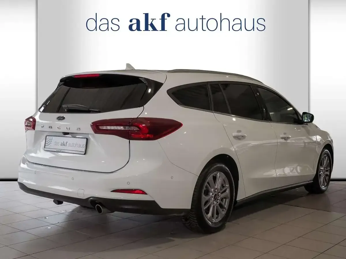 Gebraucht Ford Focus Titanium 116 PS (85 kW) 2024 Frostweiß Kombi