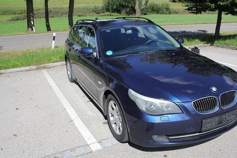 Blau Gebraucht 2007 BMW 530 Kombi | 3.000 € (Superpreis) - Bild 1/4