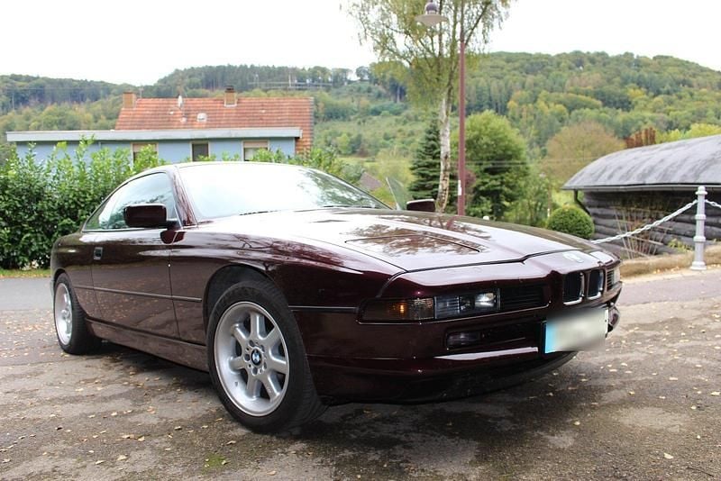 Rot Gebraucht 1993 BMW 850 Coupé | 25.000 € - Bild 1/4