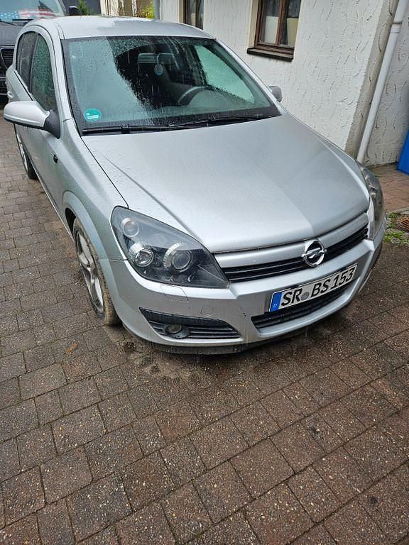 Silber Gebraucht 2004 Opel Astra Sport Limousine | 3.999 € (Fairer Preis) - Bild 1/4