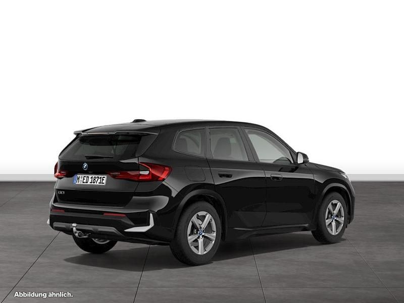 Schwarz Gebraucht 2024 BMW iX1 SUV | 50.502 € (Teuer) - Bild 1/3