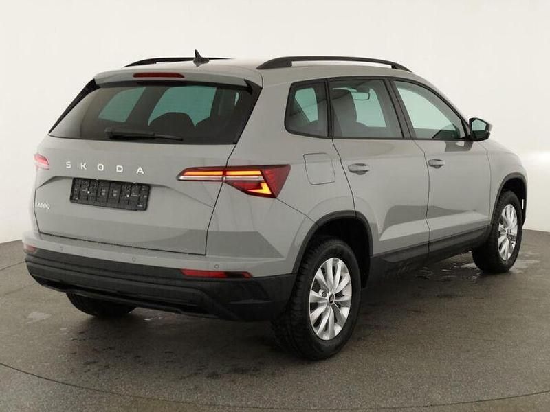 Neu Skoda Karoq Selection 150 PS (110 kW) 2025 Graphite grau metallic SUV