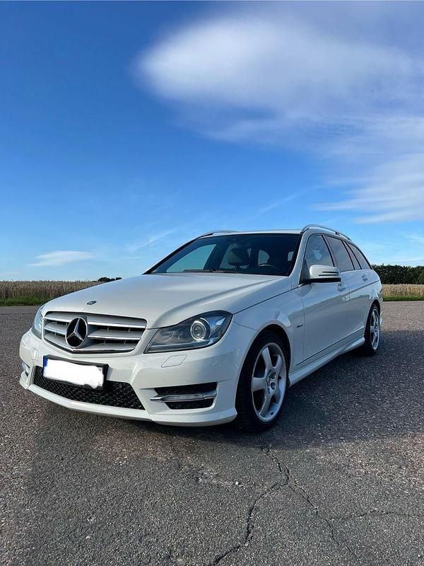 Weiß Gebraucht 2011 Mercedes C250 AMG line Kombi | 8.500 € (Guter Preis) - Bild 1/4