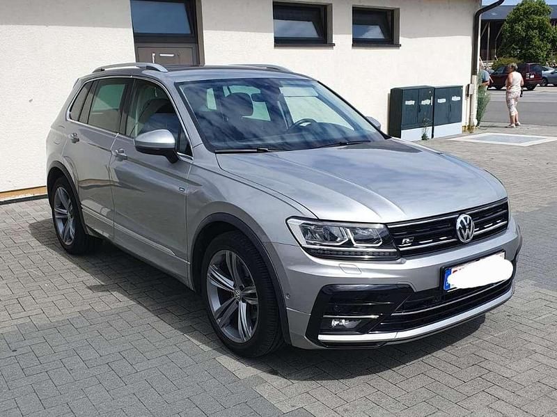 Gebraucht VW Tiguan R-line 150 PS (110 kW) 2019 Grau SUV