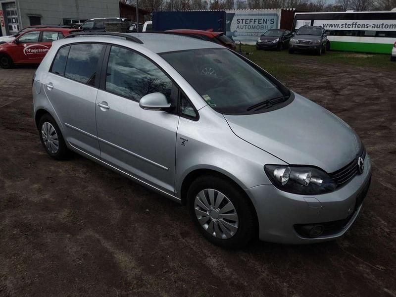 Gebraucht VW Golf VII Life 105 PS (77 kW) 2013 Reflexsilber metallic Kleinwagen