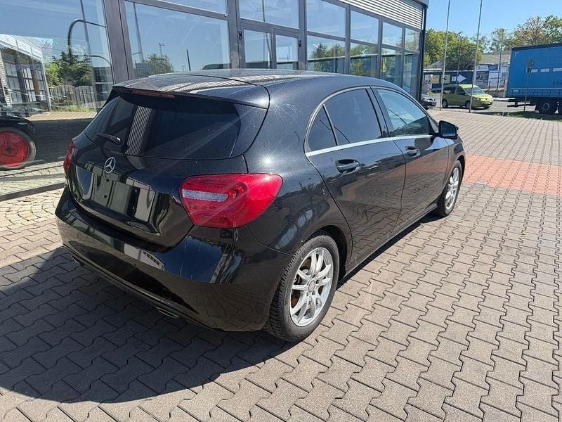Second-hand Mercedes A200 156 CP (114 kW) 2013 Negru Berlinǎ