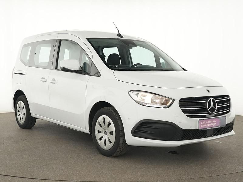 Gebraucht Mercedes T180 131 PS (96 kW) 2024 Weiß Van / Kleinbus