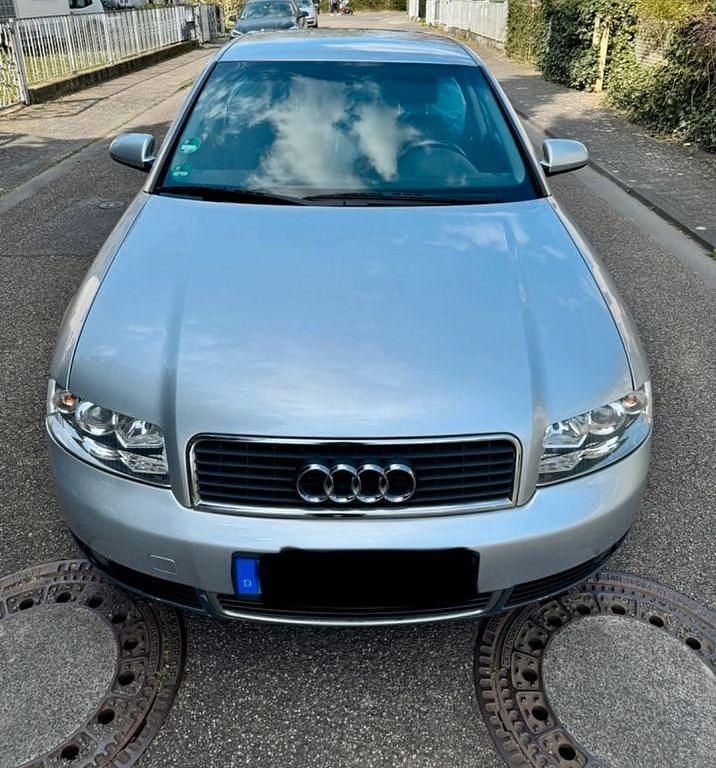 Silber Gebraucht 2001 Audi A4 Ambiente Limousine | 3.500 € (Fairer Preis) - Bild 1/4