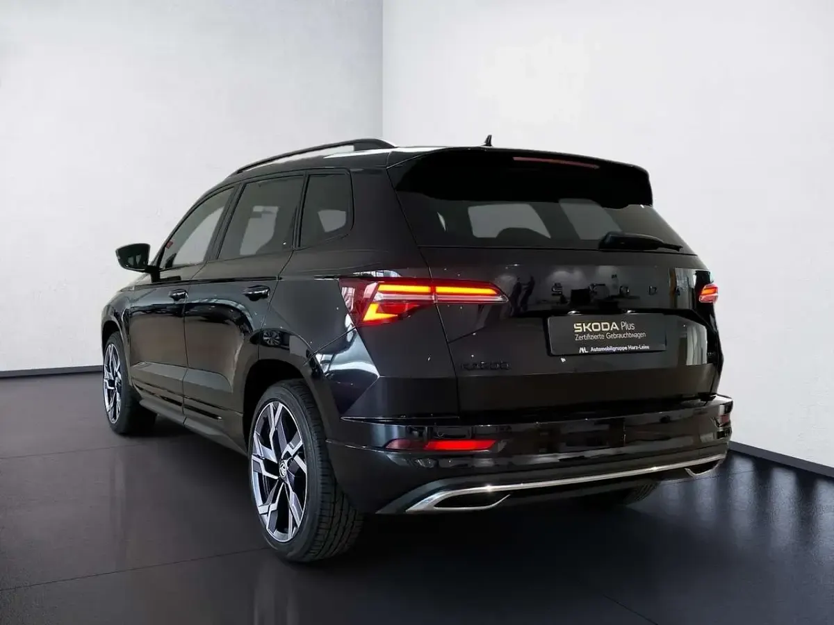 Gebraucht Skoda Karoq SportLine 150 PS (110 kW) 2022 Schwarz SUV