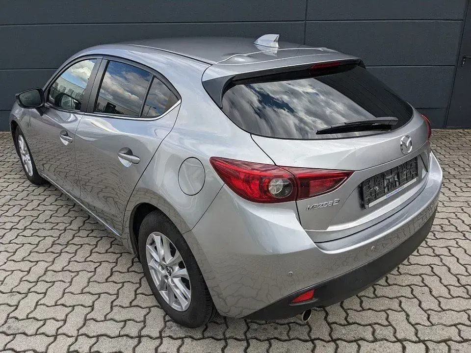 Gebraucht Mazda 3 Center-Line 165 PS (121 kW) 2015 Plutossilber metallic (metallic) Limousine