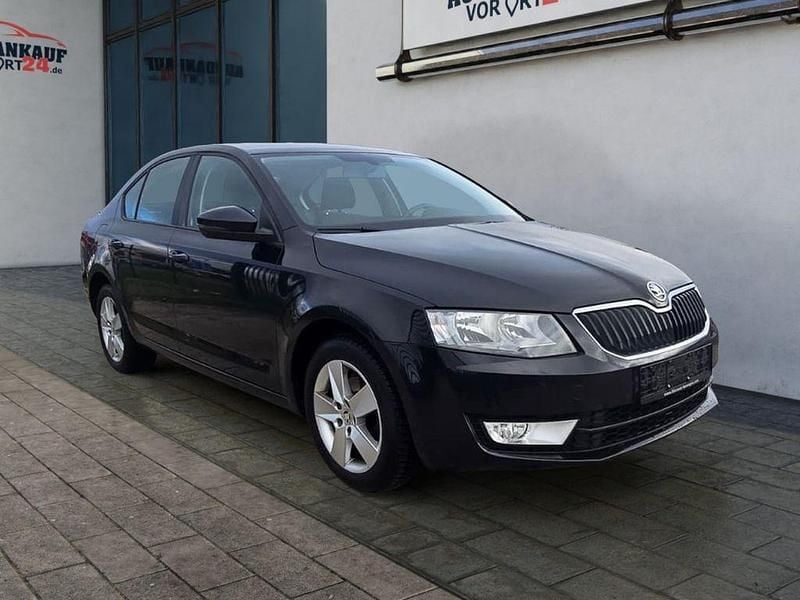 Schwarz Gebraucht 2015 Skoda Octavia Ambition Limousine | 7.980 € (Guter Preis) - Bild 1/4