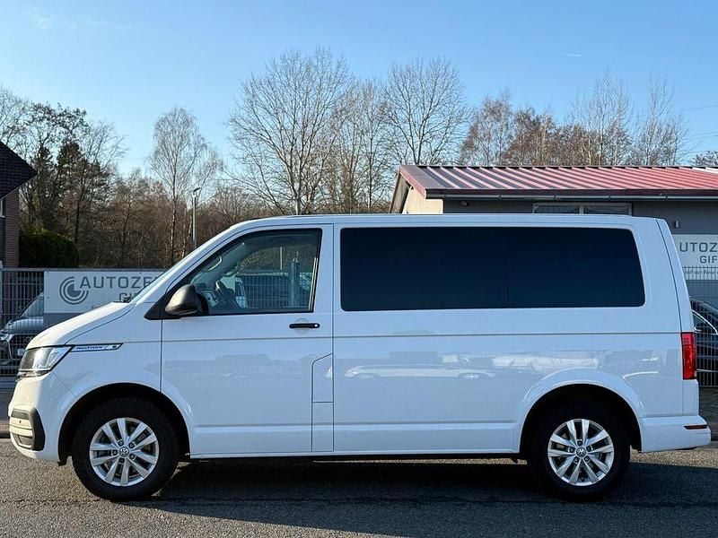 Gebraucht VW Multivan Family 150 PS (110 kW) 2021 Weiß Van