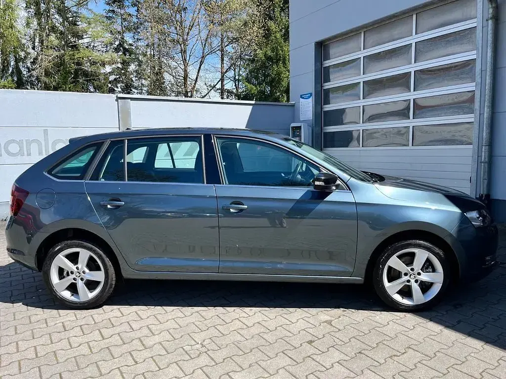 Gebraucht Skoda Rapid 110 PS (80 kW) 2018 Grau Kleinwagen