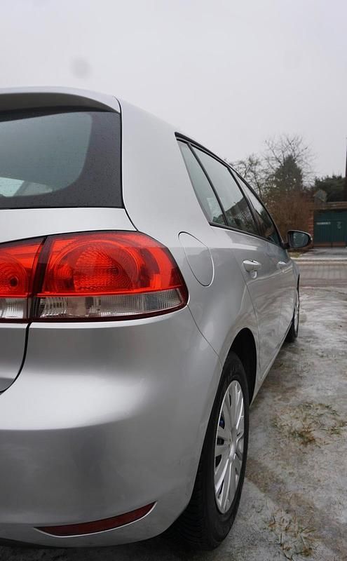 Gebraucht VW Golf VI 86 PS (63 kW) 2011 Silber Kleinwagen