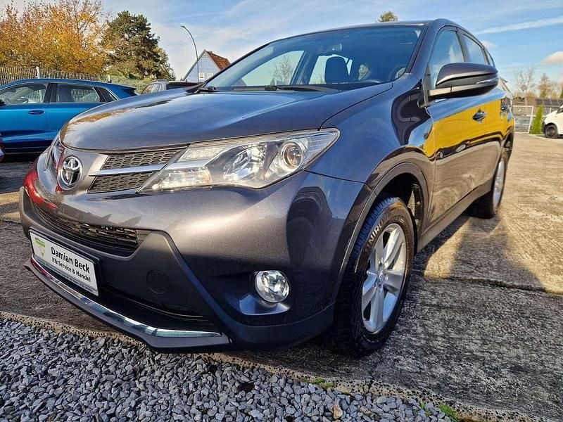 Grey metallic Gebraucht 2013 Toyota RAV4 Life SUV | 9.900 € (Superpreis) - Bild 1/4