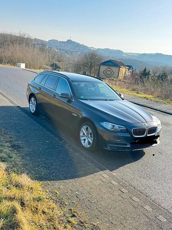 Gebraucht BMW 520 184 PS (135 kW) 2013 Braun Kombi