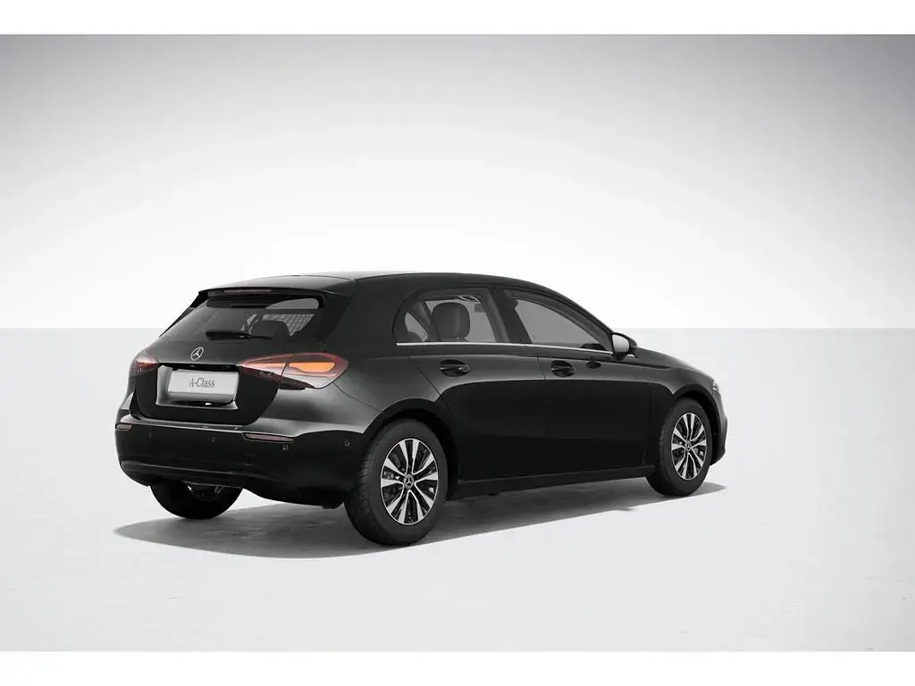 Gebraucht Mercedes A200 150 PS (110 kW) 2023 Schwarz Limousine