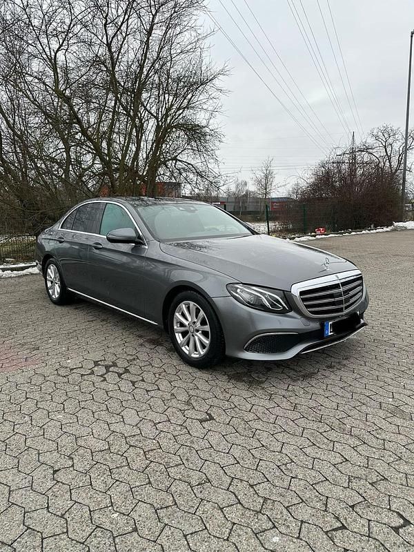 Gebraucht Mercedes E200 184 PS (135 kW) 2016 Grau Limousine