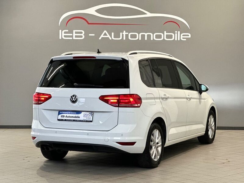 Gebraucht VW Touran Allstar 150 PS (110 kW) 2016 Weiß Van / Kleinbus
