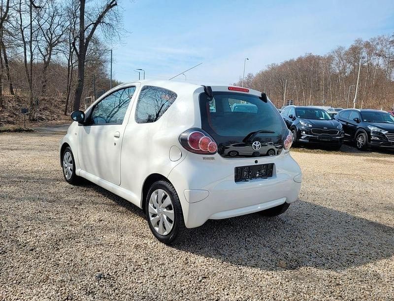 Gebraucht Toyota Aygo Cool 68 PS (50 kW) 2014 Weiß Kleinwagen