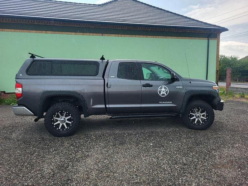 Gebraucht Toyota Tundra 381 PS (280 kW) 2014 Grau Pickup