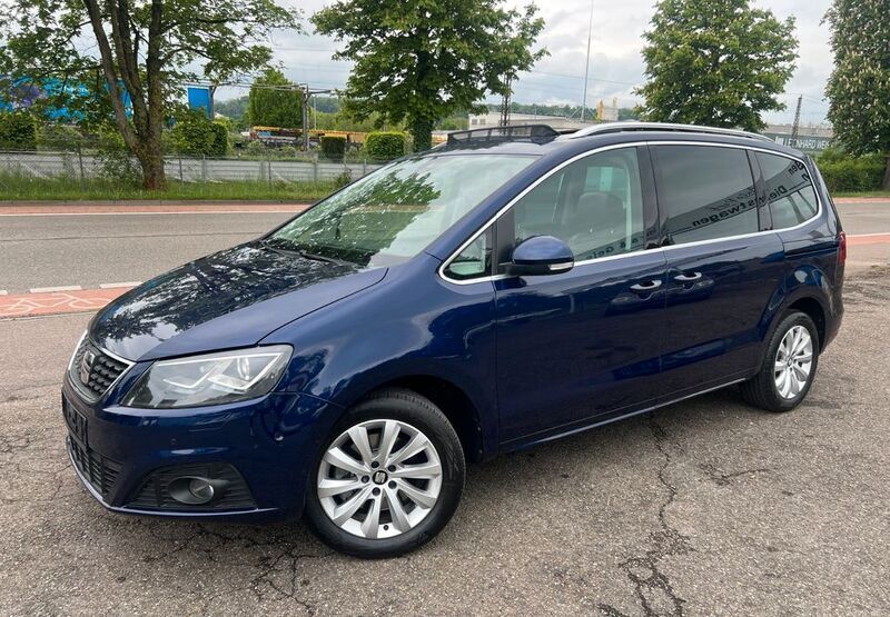 Blau Gebraucht 2019 Seat Alhambra Style Van / Kleinbus | 22.800 € (Etwas zu teuer) - Bild 1/4