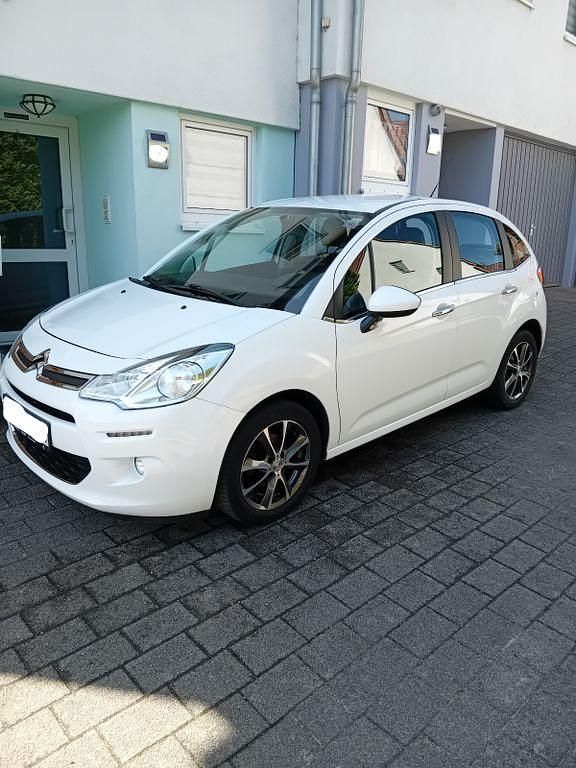 Weiß Gebraucht 2015 Citroën C3 PureTech Kleinwagen | 5.800 € (Fairer Preis) - Bild 1/4