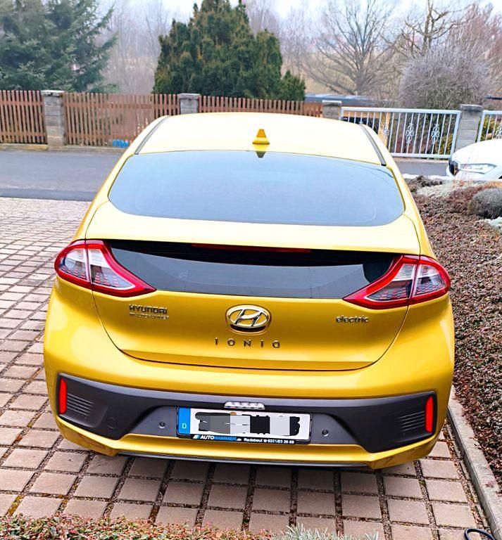 Gebraucht Hyundai Ioniq Style 88 kW (120 PS) 2018 Gold Kleinwagen