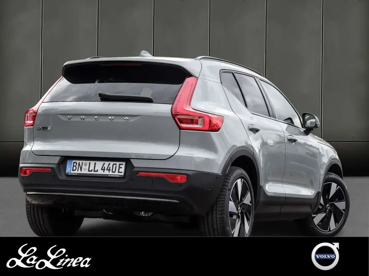 Gebraucht Volvo EX40 Plus 185 kW (252 PS) 2026 Vapour grey / metallic SUV