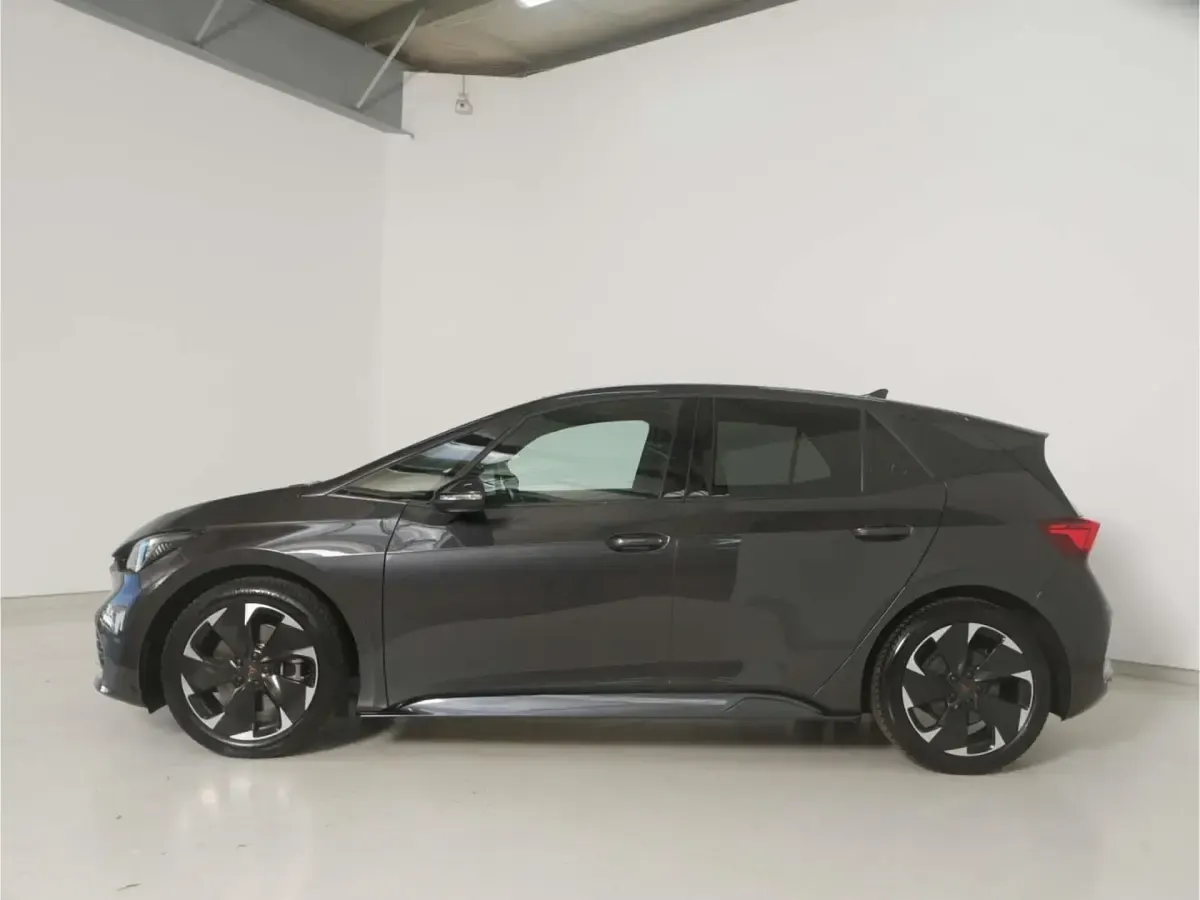 Używany Cupra Born e-Boost 169 kW (231 KM) 2023 Szary Hatchback