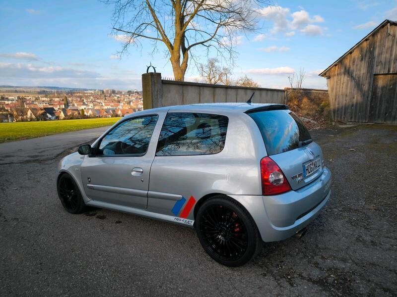 Silber Gebraucht 2001 Renault Clio II R.S. Kleinwagen | 9.999 € (Teuer) - Bild 1/4